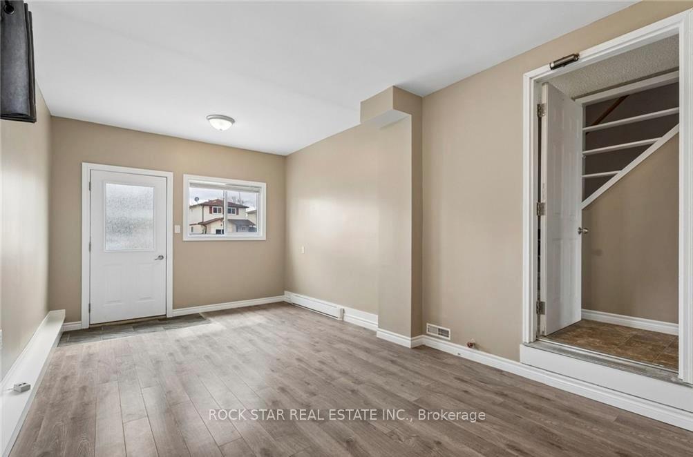 Photo 5 of 62 Corbett Drive, Barrie, Grove East — HOMEH