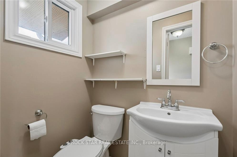 Photo 12 of 62 Corbett Drive, Barrie, Grove East — HOMEH
