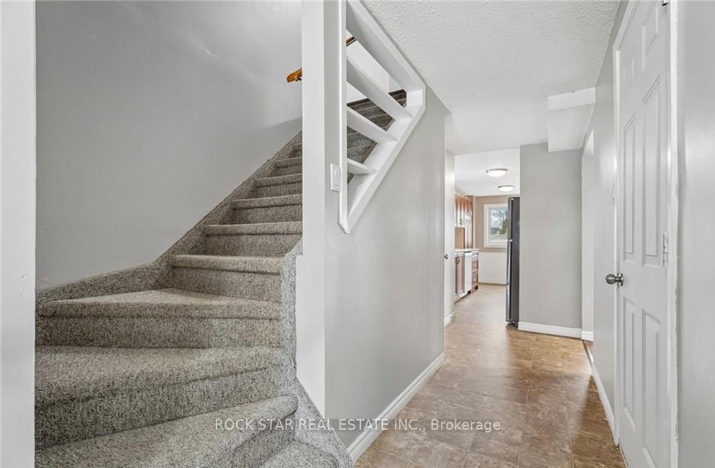 Photo 13 of 62 Corbett Drive, Barrie, Grove East — HOMEH