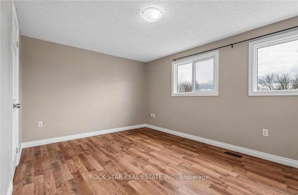 Photo 15 of 62 Corbett Drive, Barrie, Grove East — HOMEH