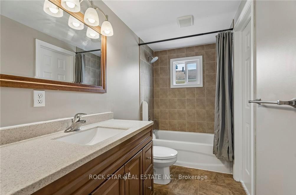 Photo 21 of 62 Corbett Drive, Barrie, Grove East — HOMEH
