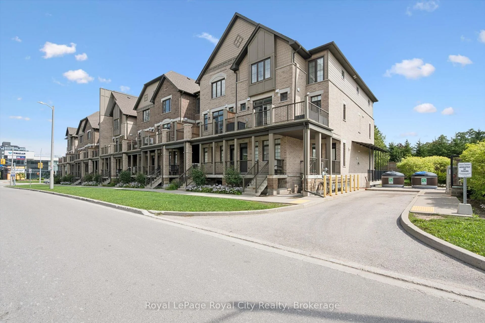 Photo 4 of Unit 207, 333 Gosling Gardens, Guelph, Clairfields/Hanlon Business Park — HOMEH