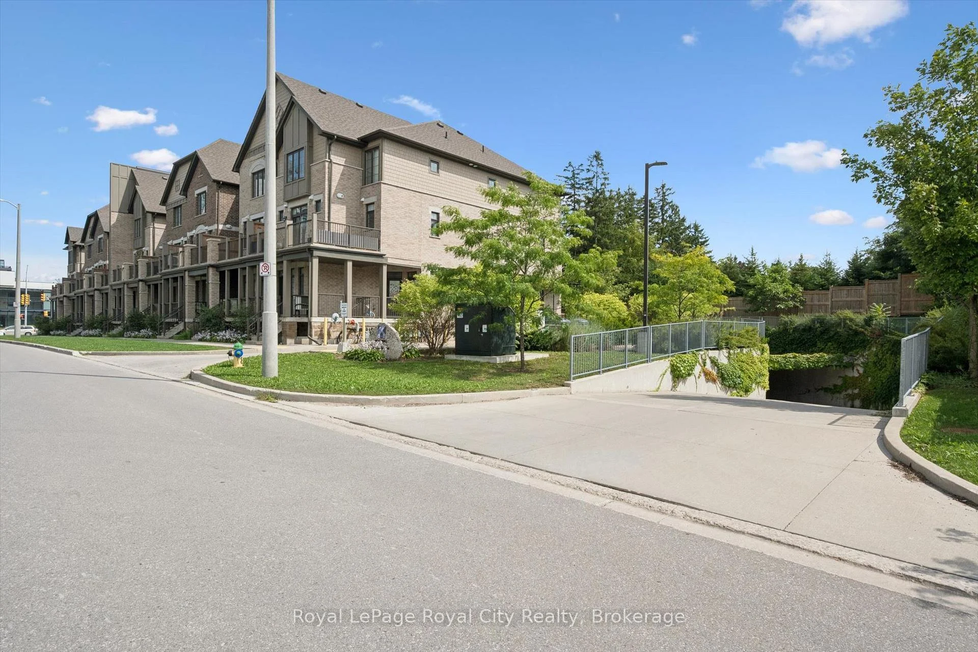 Photo 6 of Unit 207, 333 Gosling Gardens, Guelph, Clairfields/Hanlon Business Park — HOMEH