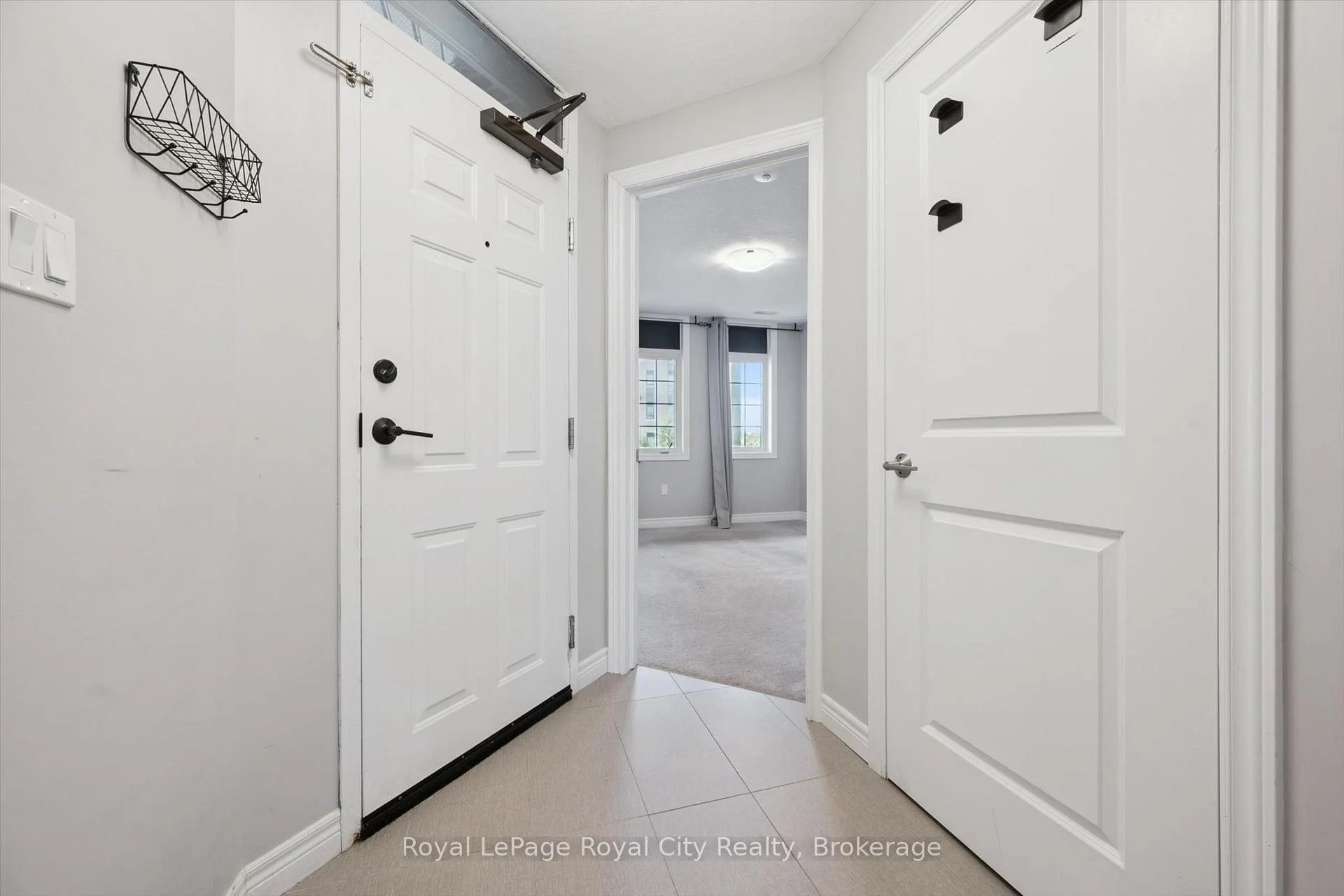 Photo 16 of Unit 207, 333 Gosling Gardens, Guelph, Clairfields/Hanlon Business Park — HOMEH