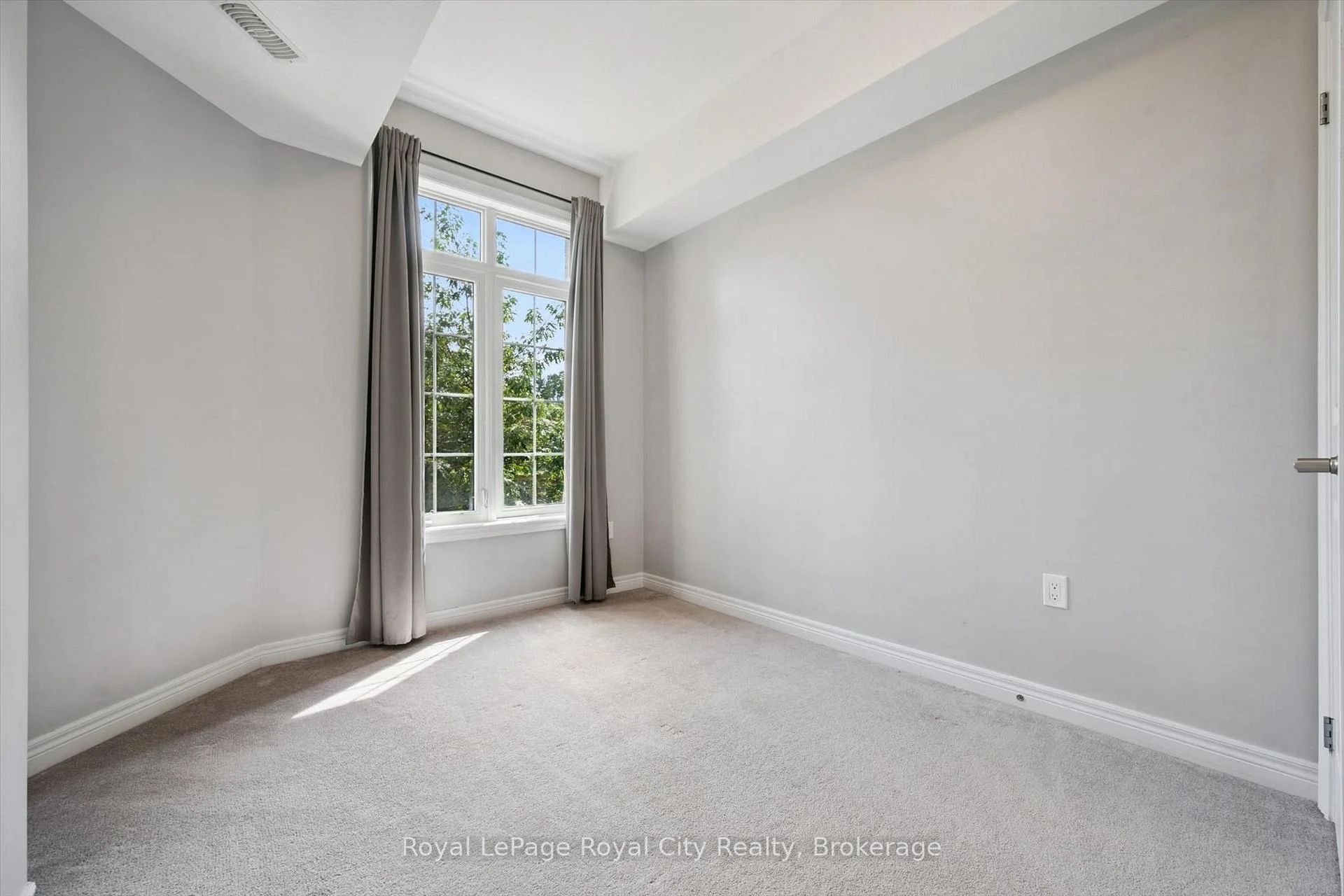 Photo 55 of Unit 207, 333 Gosling Gardens, Guelph, Clairfields/Hanlon Business Park — HOMEH