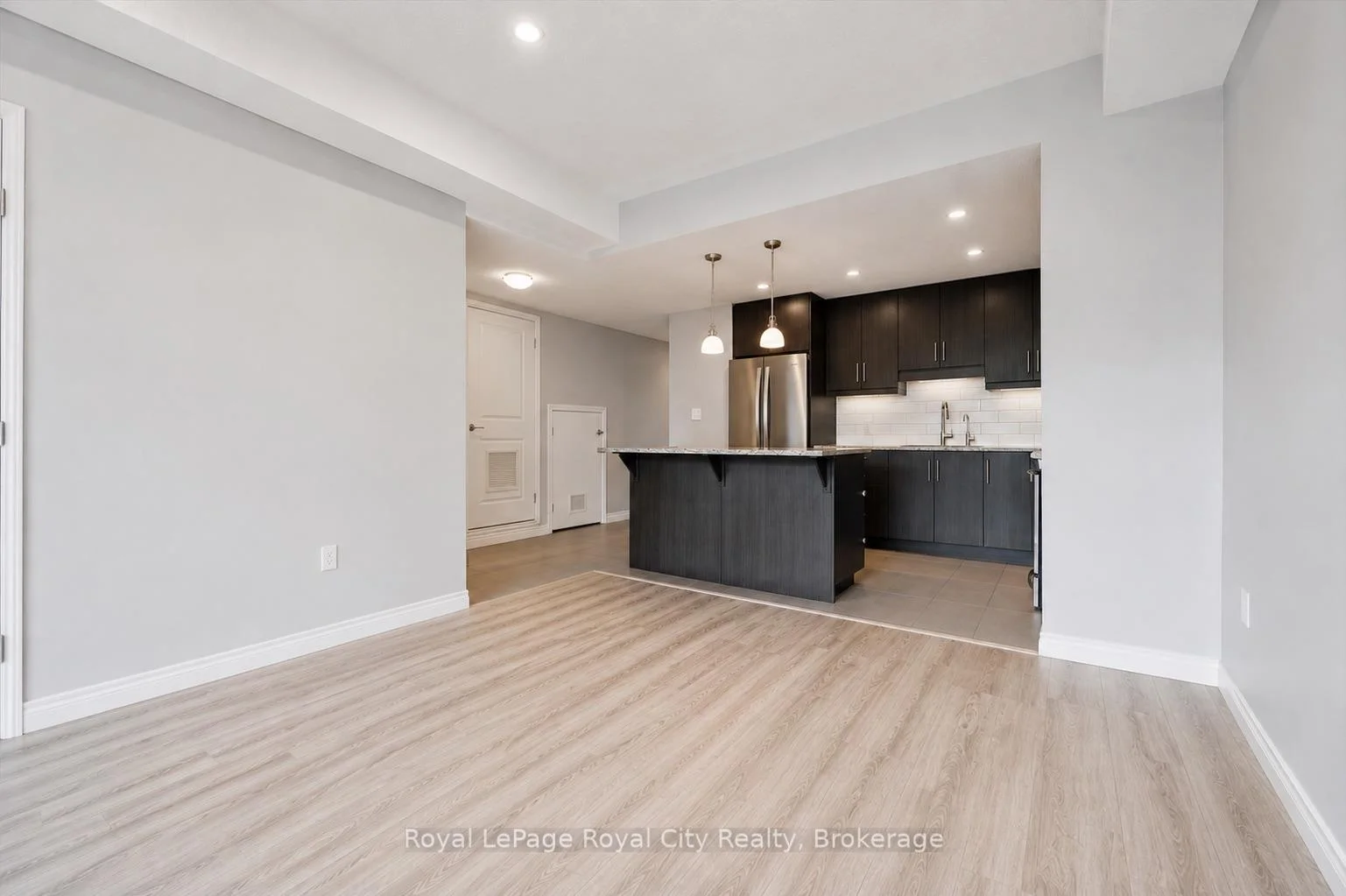 Photo 45 of Unit 207, 333 Gosling Gardens, Guelph, Clairfields/Hanlon Business Park — HOMEH
