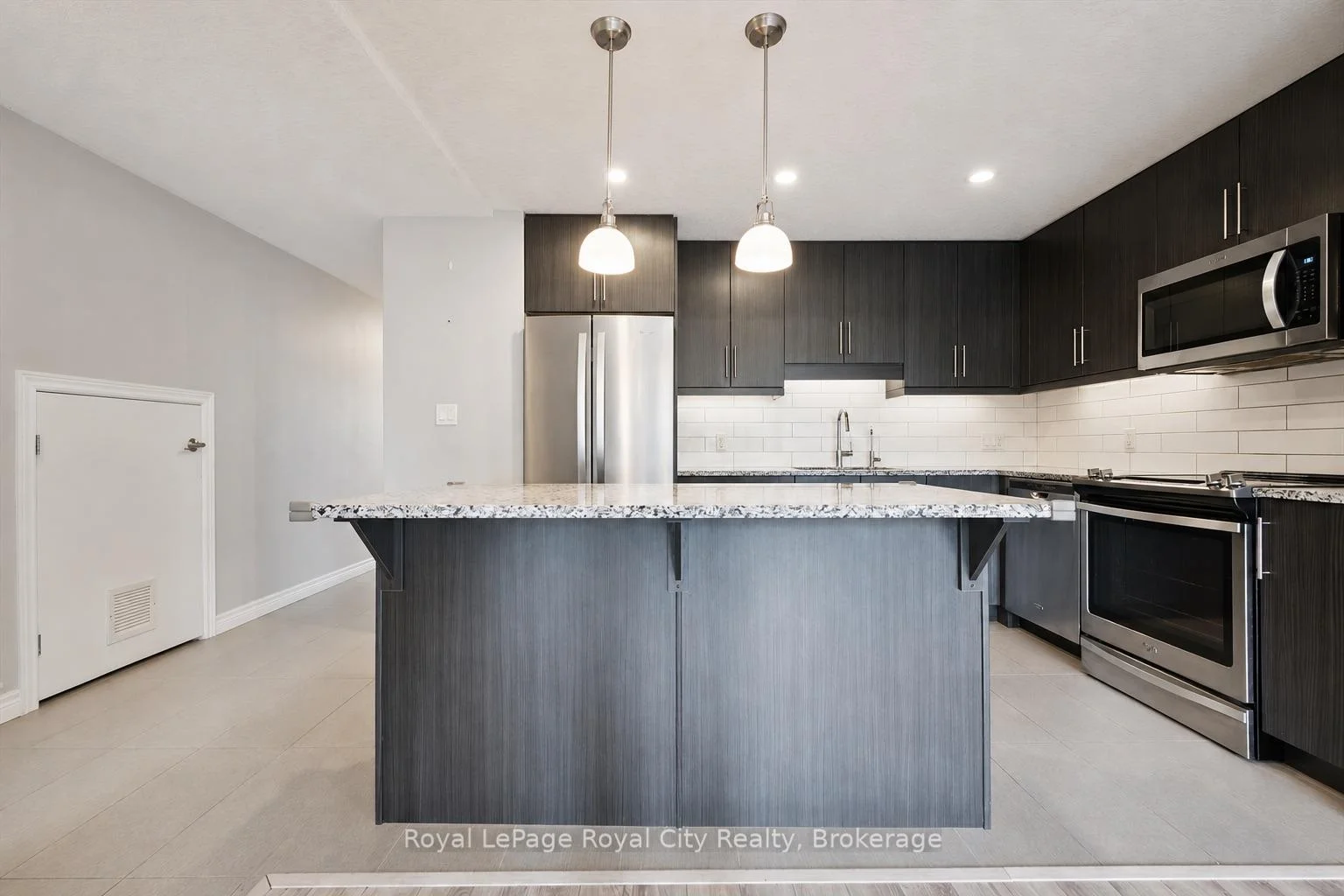 Photo 30 of Unit 207, 333 Gosling Gardens, Guelph, Clairfields/Hanlon Business Park — HOMEH