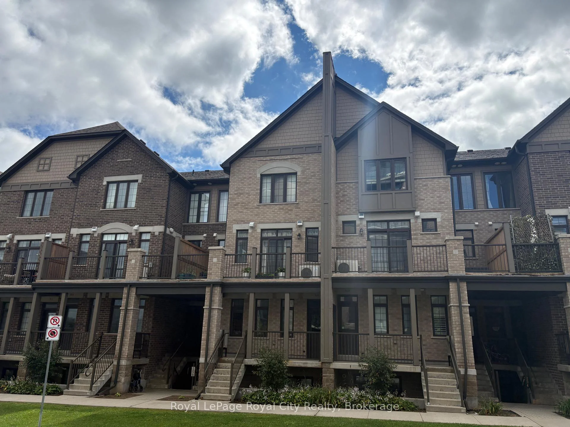 Photo 2 of Unit 207, 333 Gosling Gardens, Guelph, Clairfields/Hanlon Business Park — HOMEH