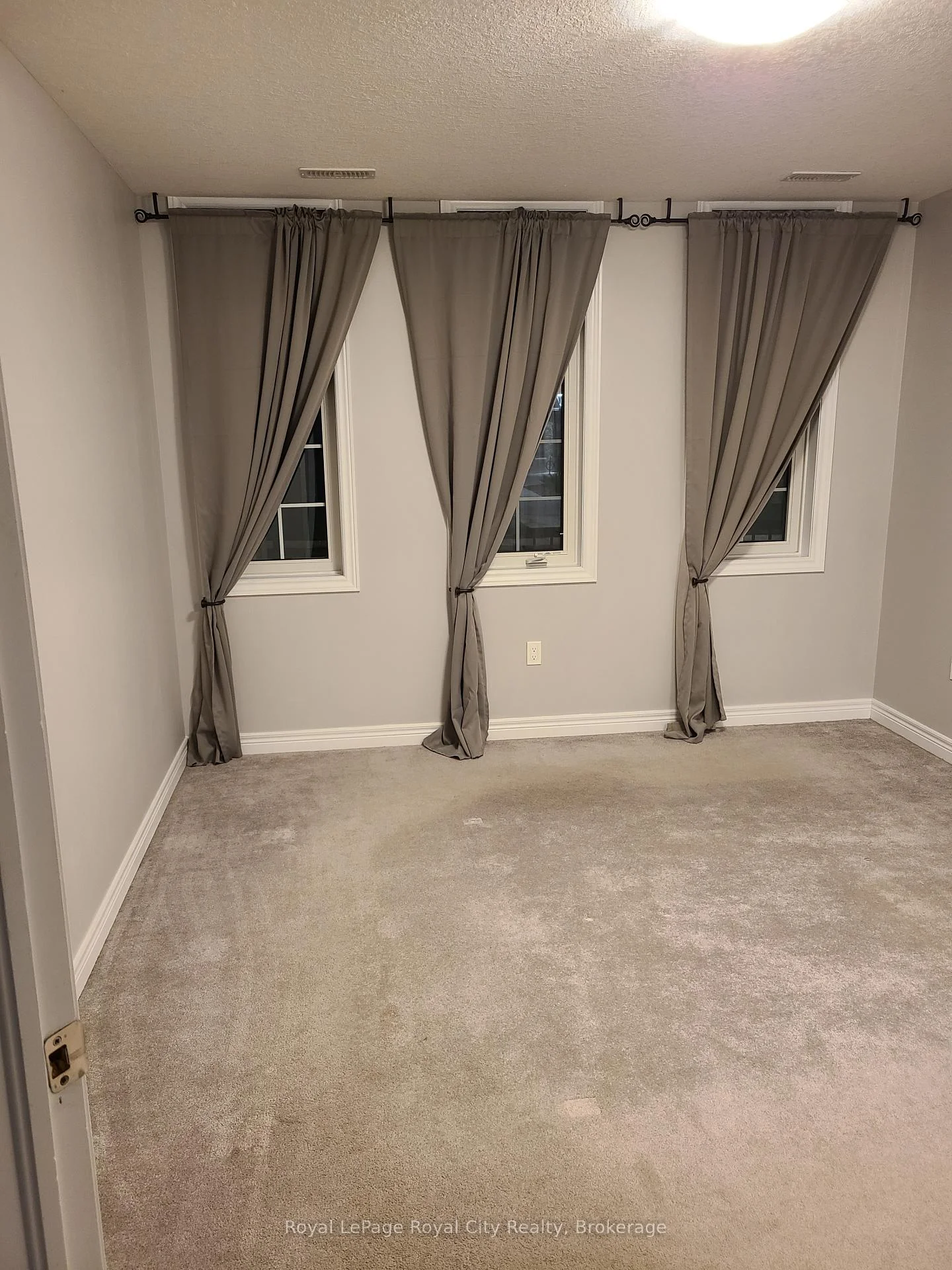 Photo 14 of Unit 207, 333 Gosling Gardens, Guelph, Clairfields/Hanlon Business Park — HOMEH