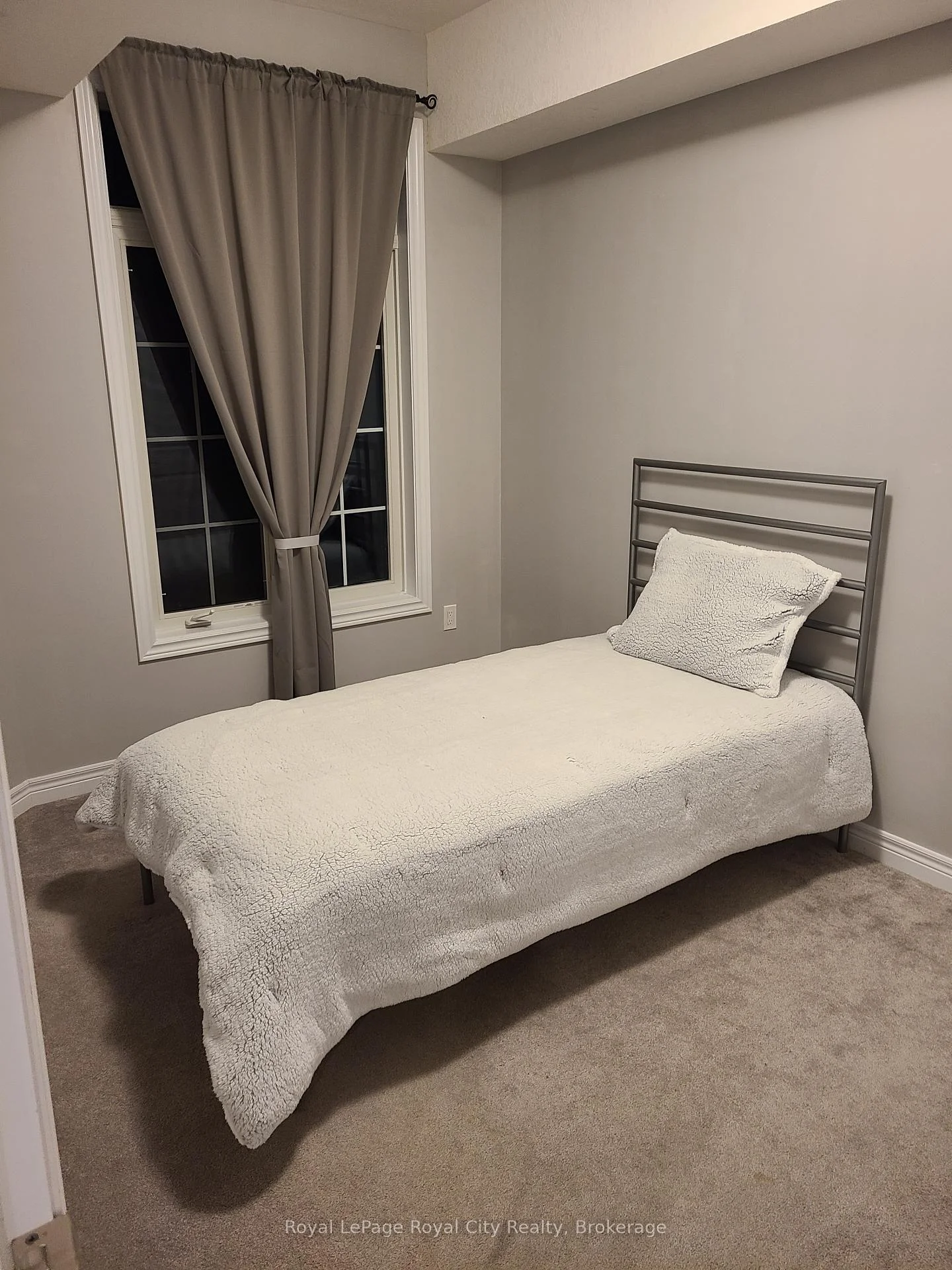 Photo 17 of Unit 207, 333 Gosling Gardens, Guelph, Clairfields/Hanlon Business Park — HOMEH