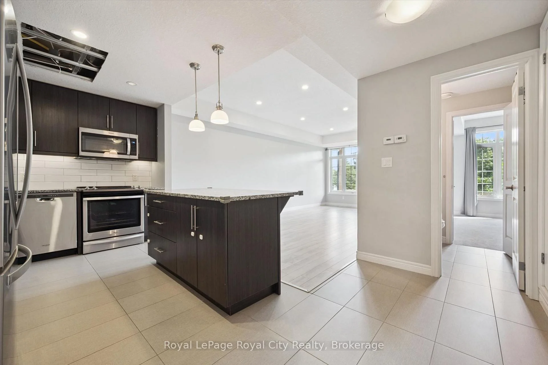 Photo 19 of Unit 207, 333 Gosling Gardens, Guelph, Clairfields/Hanlon Business Park — HOMEH