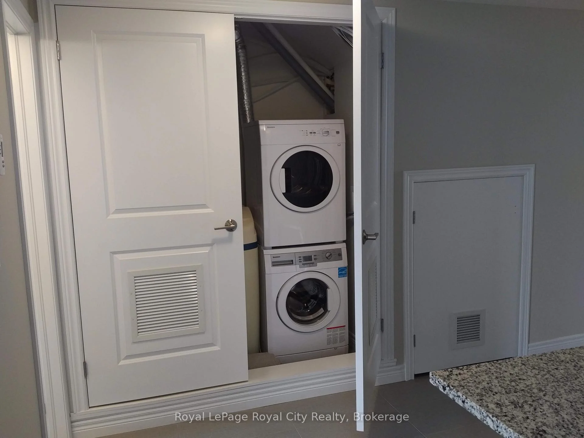 Photo 23 of Unit 207, 333 Gosling Gardens, Guelph, Clairfields/Hanlon Business Park — HOMEH