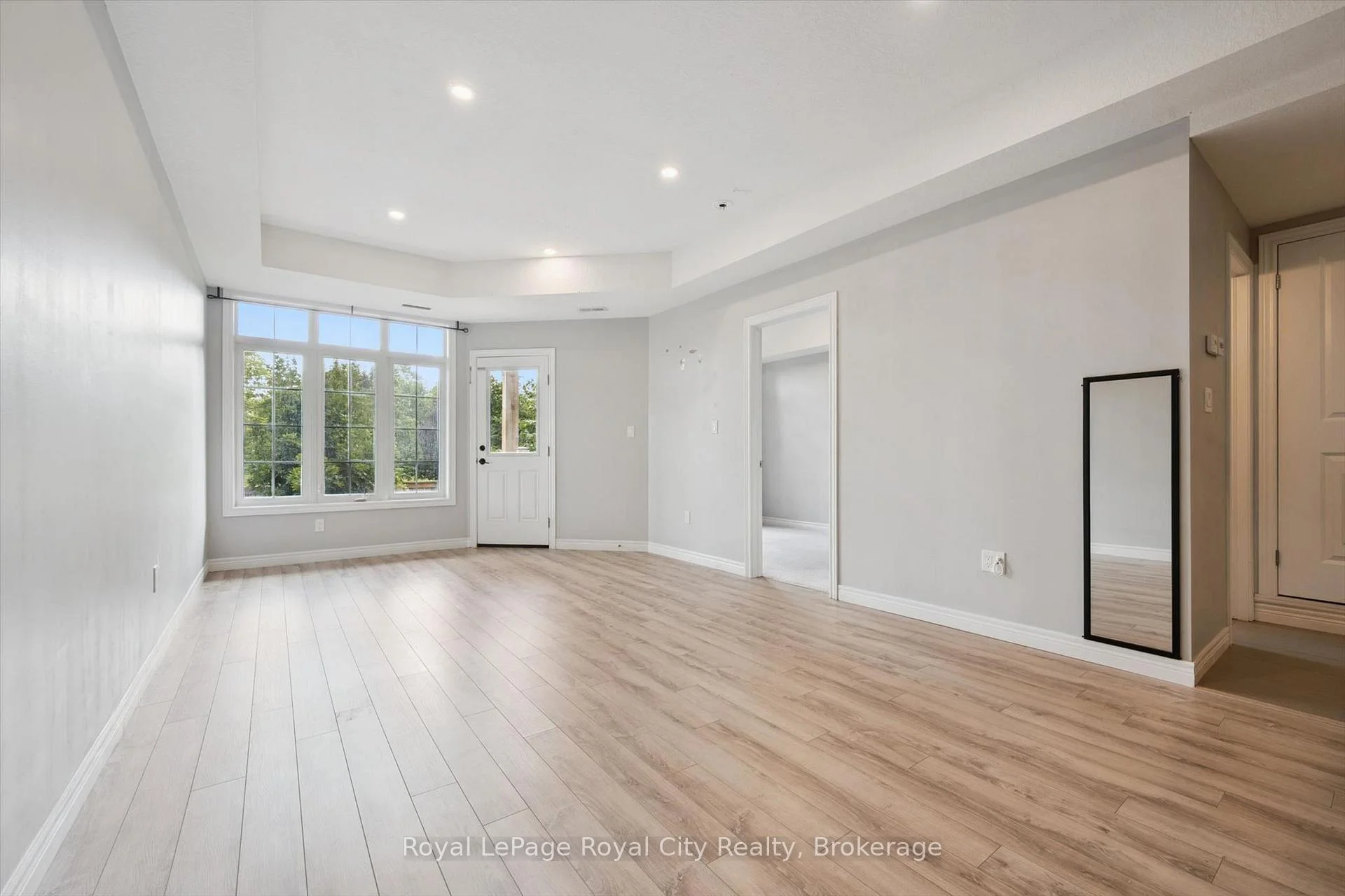 Photo 26 of Unit 207, 333 Gosling Gardens, Guelph, Clairfields/Hanlon Business Park — HOMEH