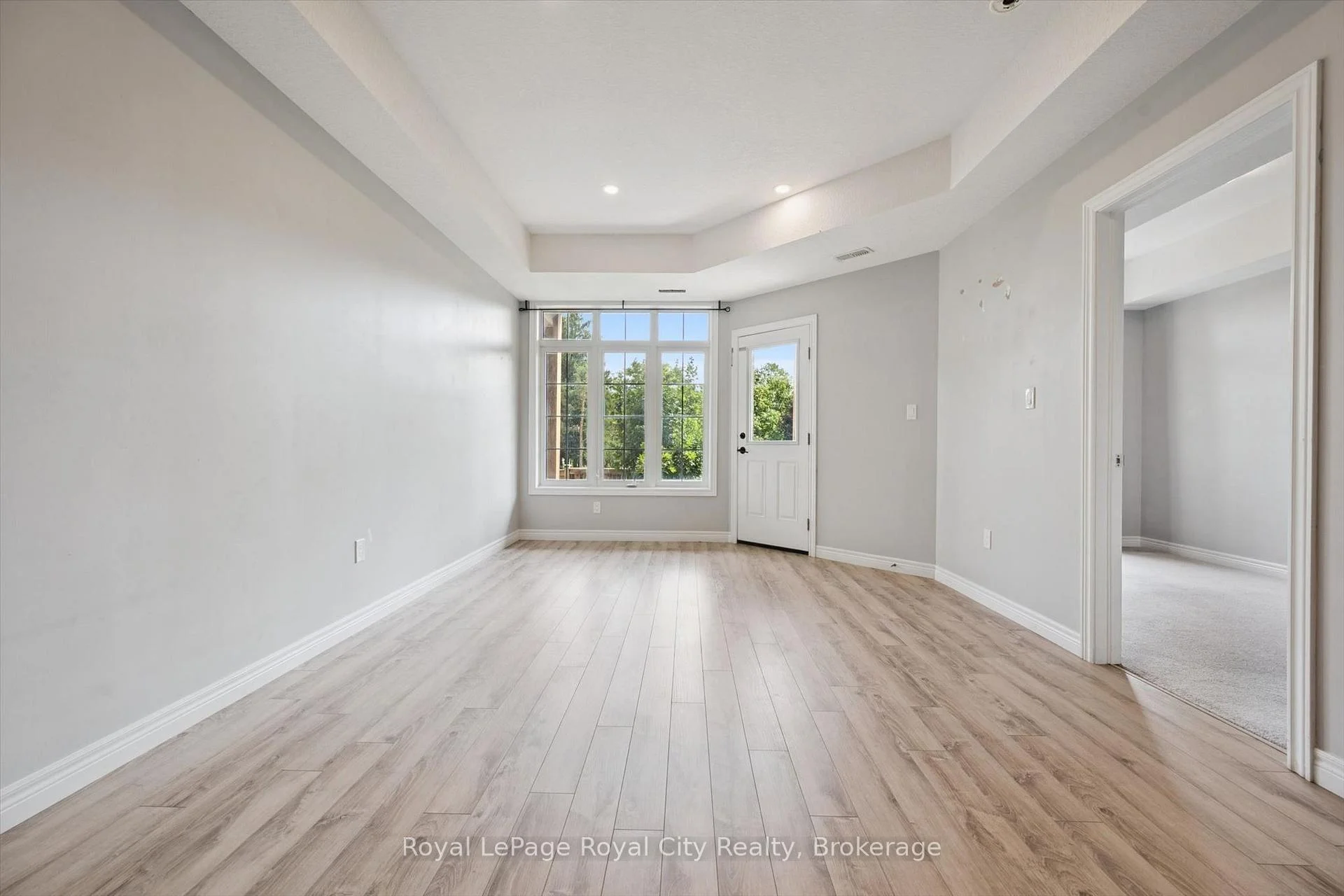 Photo 31 of Unit 207, 333 Gosling Gardens, Guelph, Clairfields/Hanlon Business Park — HOMEH