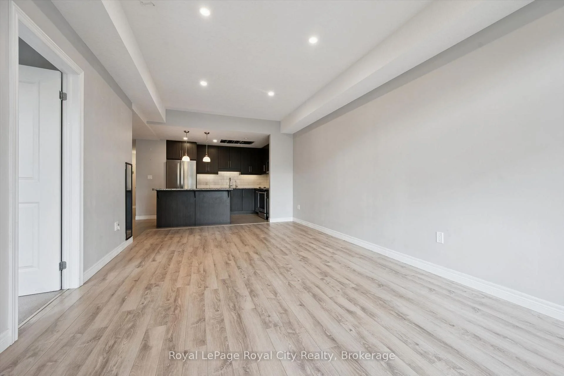Photo 33 of Unit 207, 333 Gosling Gardens, Guelph, Clairfields/Hanlon Business Park — HOMEH