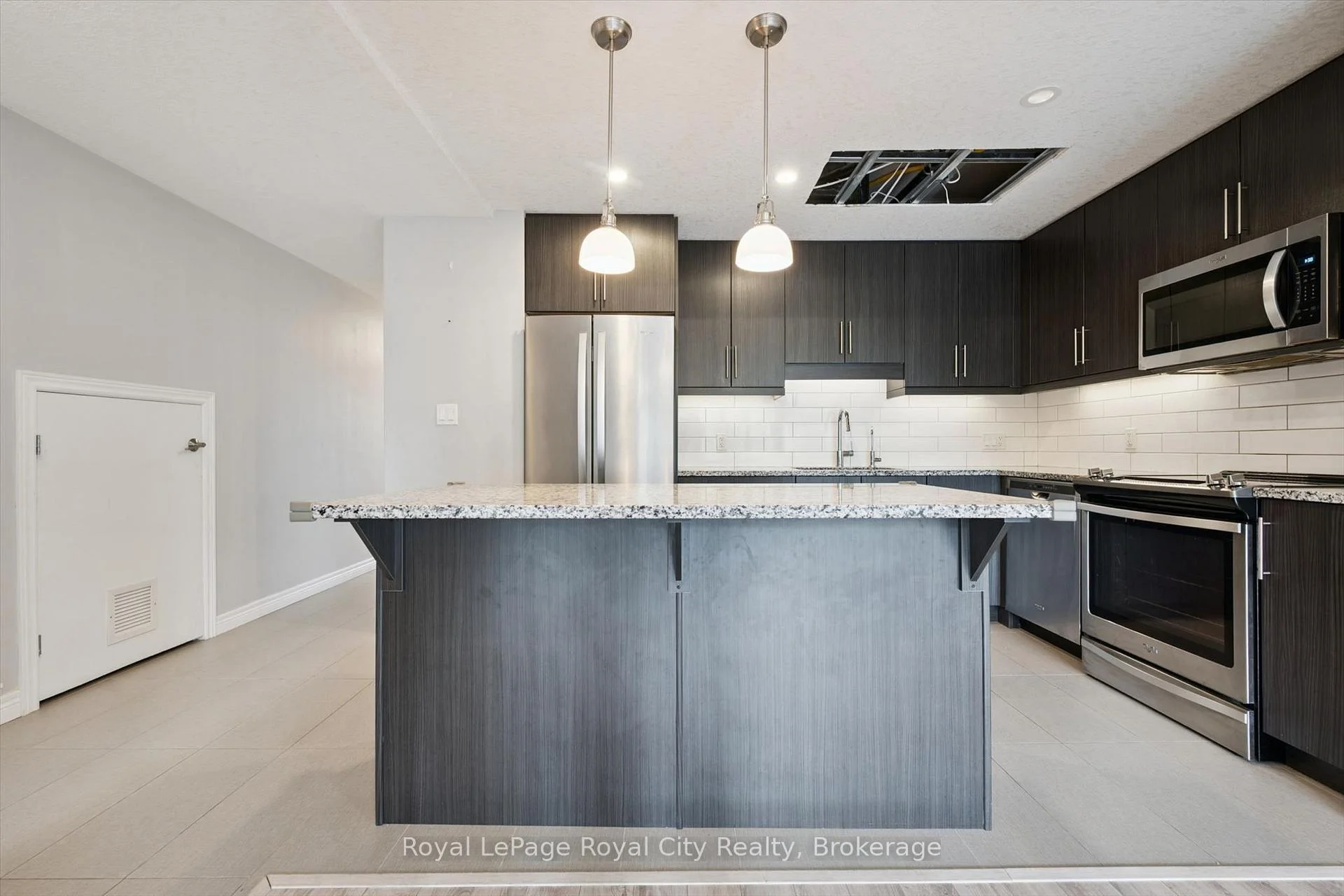 Photo 37 of Unit 207, 333 Gosling Gardens, Guelph, Clairfields/Hanlon Business Park — HOMEH
