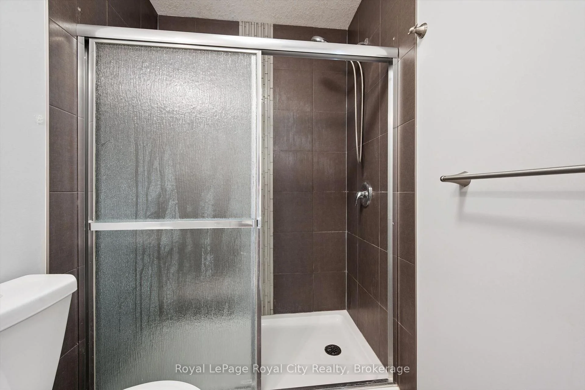 Photo 62 of Unit 207, 333 Gosling Gardens, Guelph, Clairfields/Hanlon Business Park — HOMEH