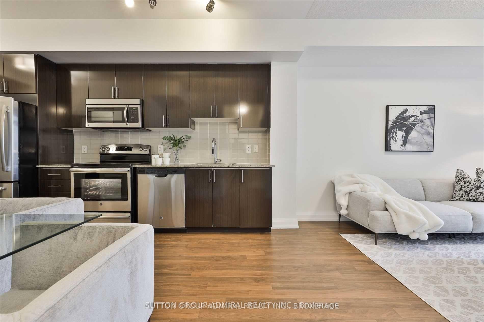 Photo 8 of Unit 405, 7171 Yonge Street, Markham, Grandview — HOMEH