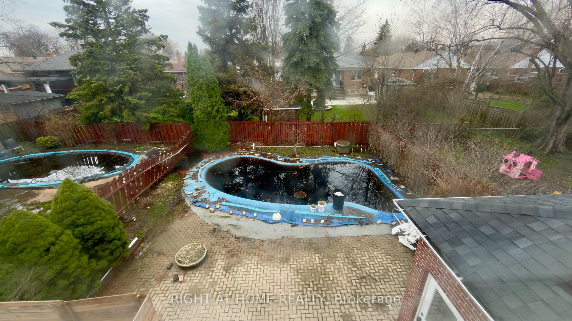 Photo 4 of 21 Mitre Place, Etobicoke, Kingsview Village-The Westway — HOMEH