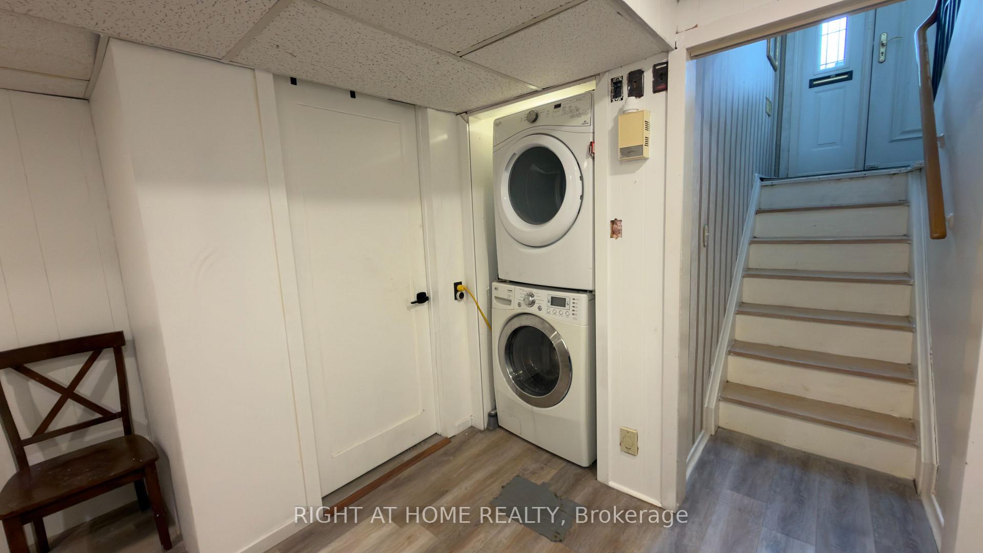 Photo 32 of 21 Mitre Place, Etobicoke, Kingsview Village-The Westway — HOMEH