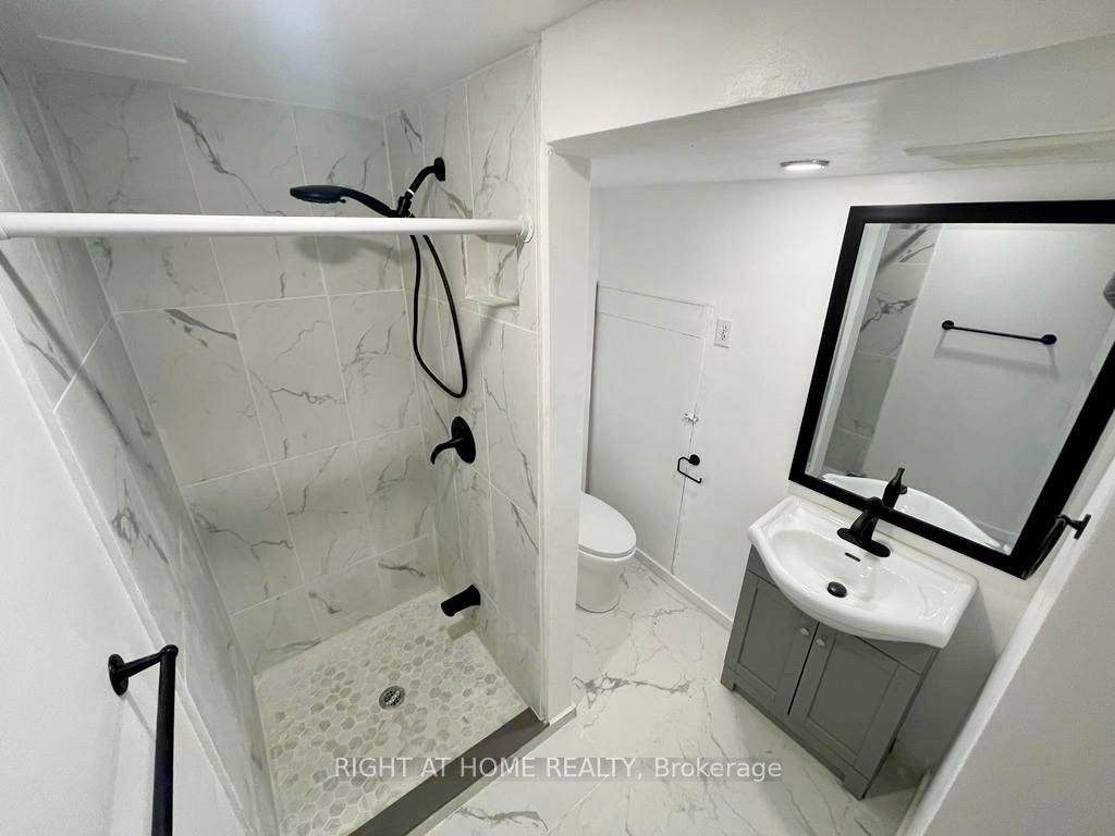 Photo 35 of 21 Mitre Place, Etobicoke, Kingsview Village-The Westway — HOMEH