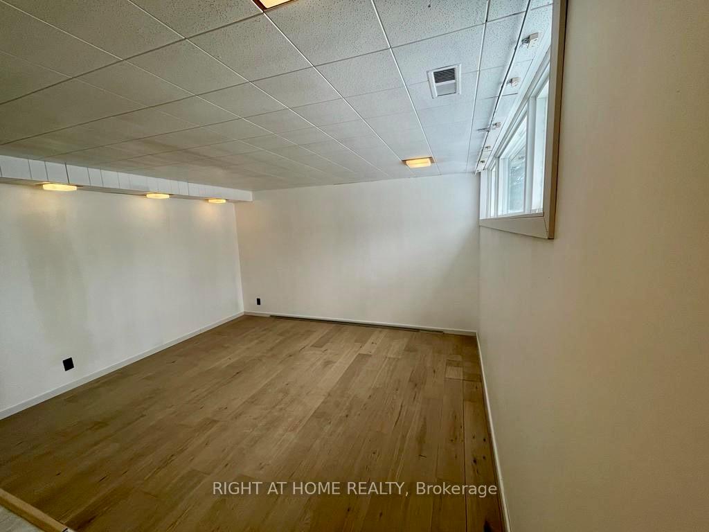 Photo 40 of 21 Mitre Place, Etobicoke, Kingsview Village-The Westway — HOMEH