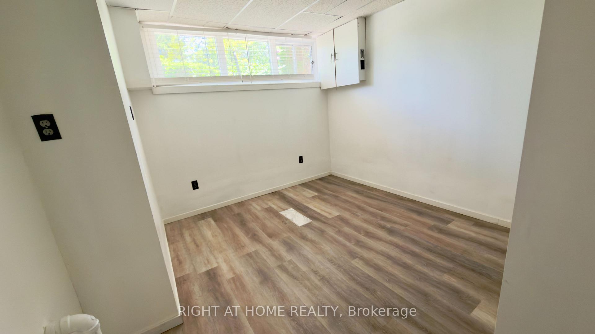 Photo 41 of 21 Mitre Place, Etobicoke, Kingsview Village-The Westway — HOMEH