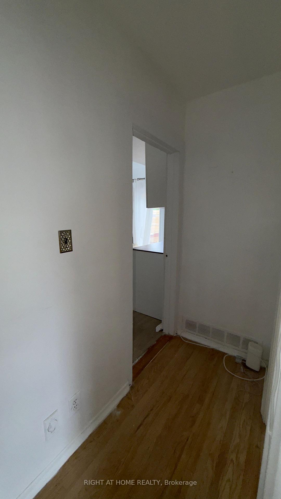 Photo 46 of 21 Mitre Place, Etobicoke, Kingsview Village-The Westway — HOMEH