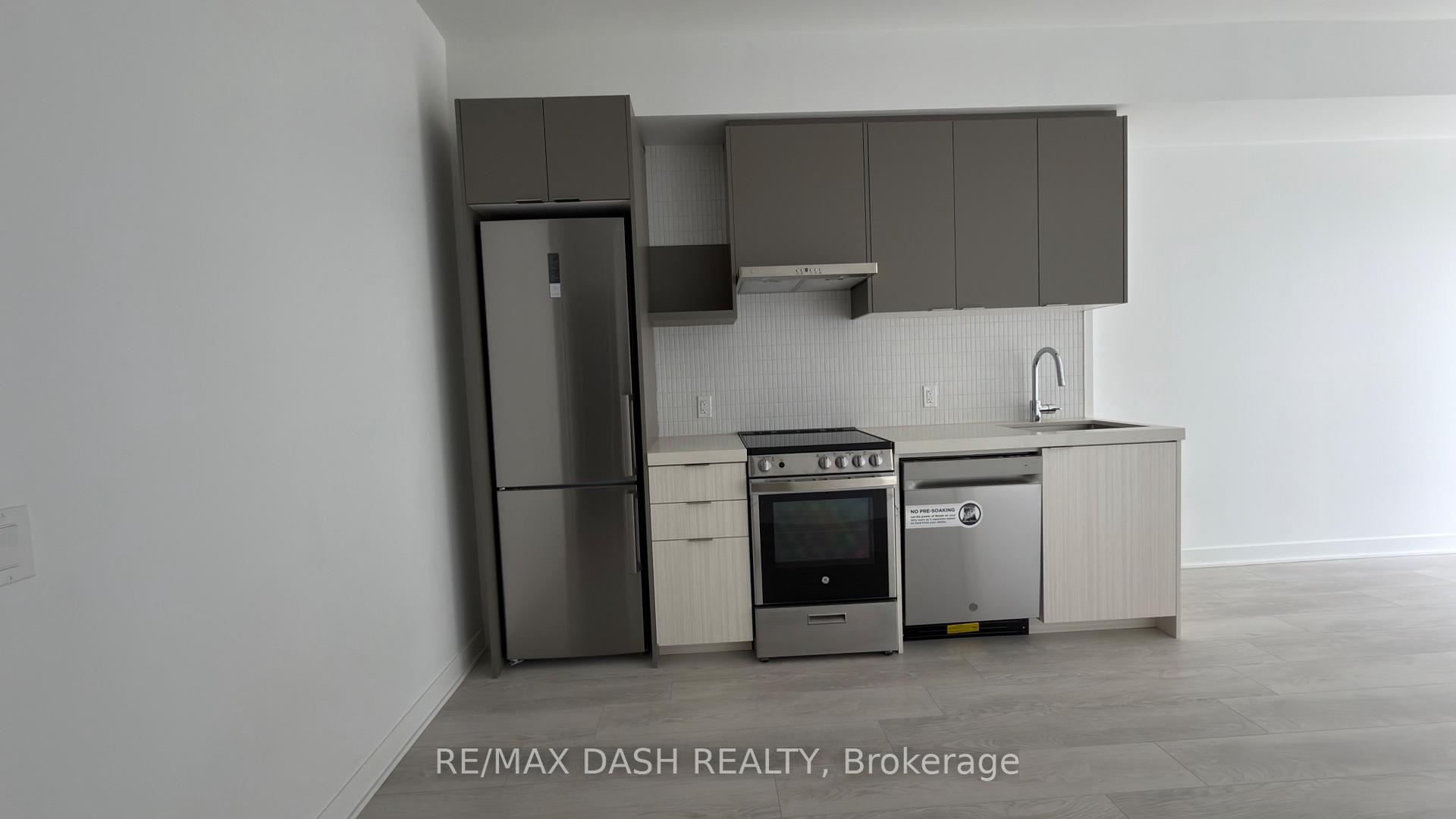 Photo 14 of Unit 1113, 6 Flavelle Trail, Vaughan, Steeles West Industrial — HOMEH