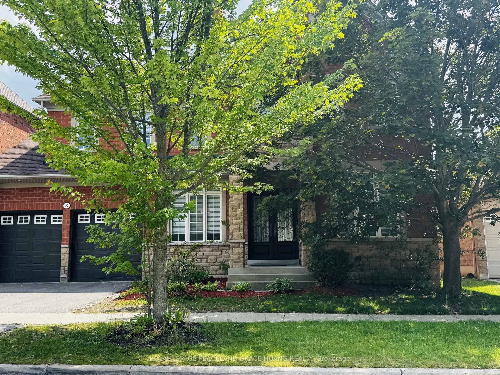 Photo 2 of 3 Tarmack Drive, Richmond Hill, Jefferson — HOMEH