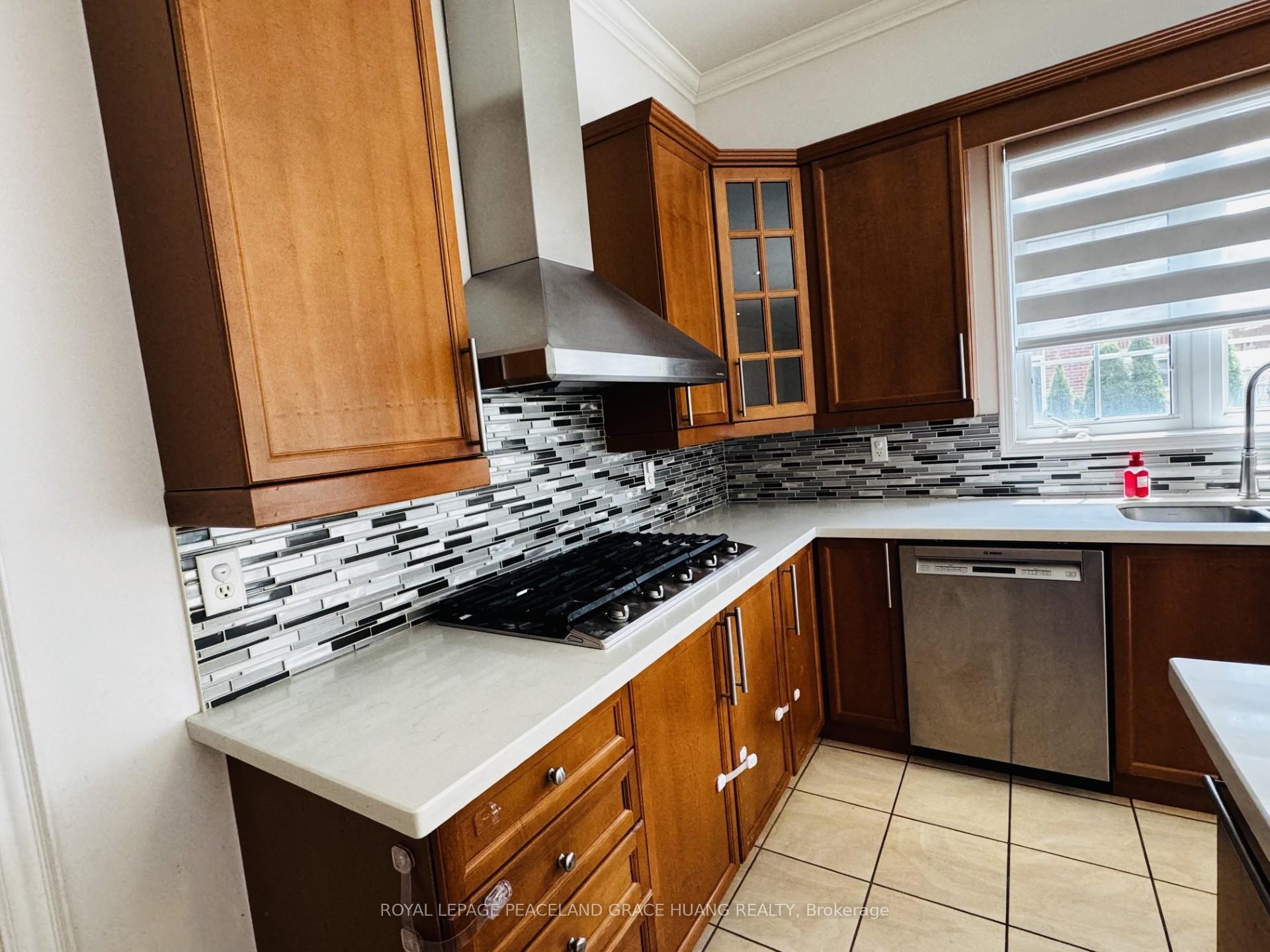Photo 12 of 3 Tarmack Drive, Richmond Hill, Jefferson — HOMEH