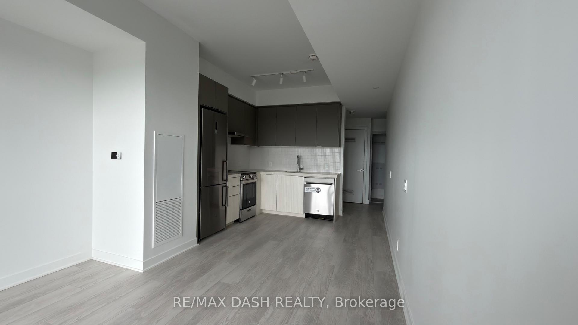 Photo 15 of Unit 1416, 6 Flavelle Trail, Vaughan, Steeles West Industrial — HOMEH