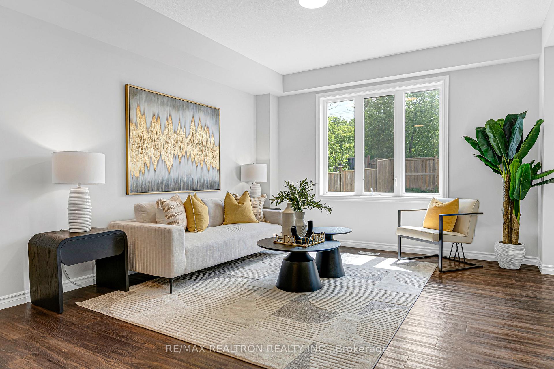 Photo 2 of 439 Avens Street, Waterloo, Columbia Forest/Clair Hills — HOMEH