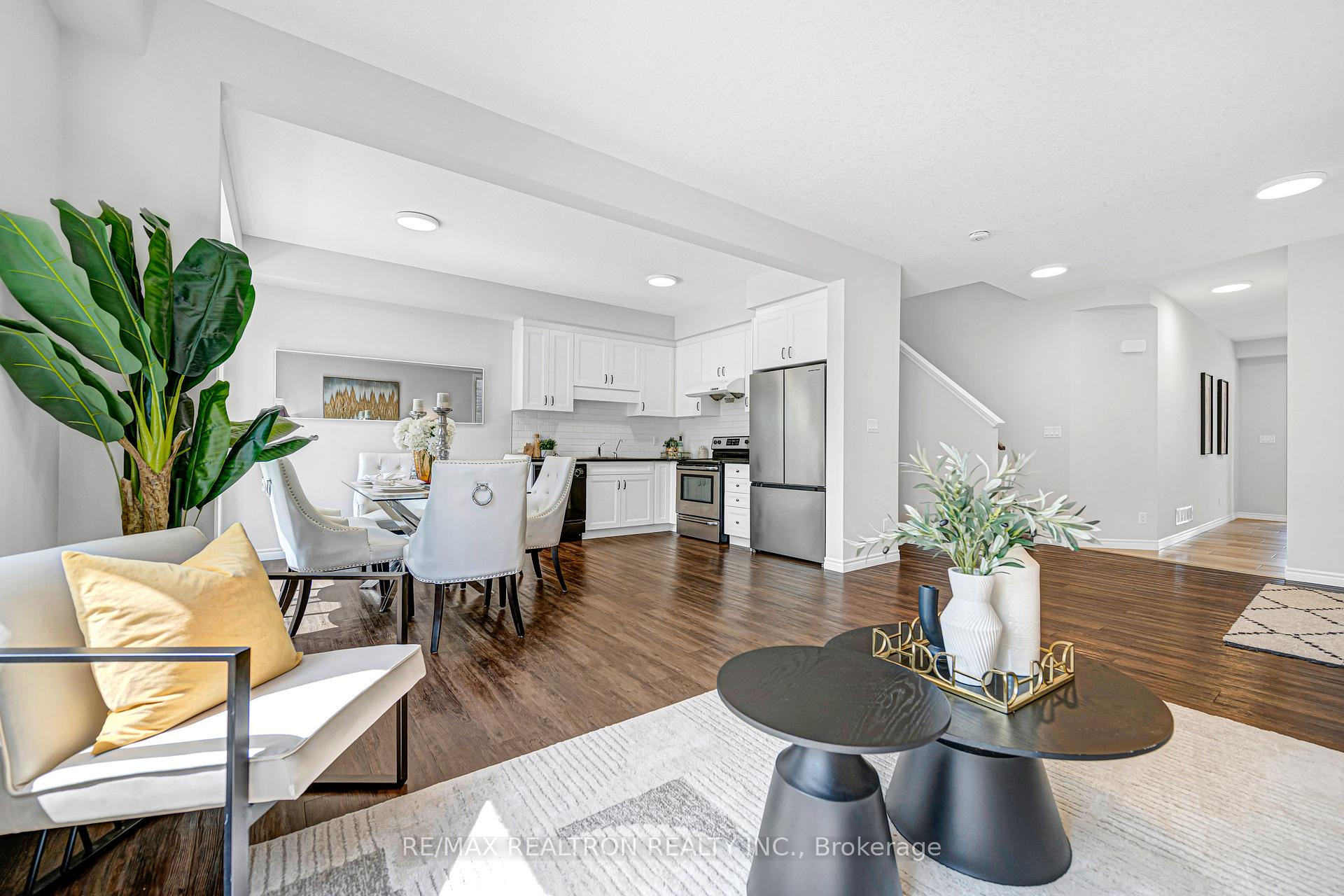Photo 6 of 439 Avens Street, Waterloo, Columbia Forest/Clair Hills — HOMEH