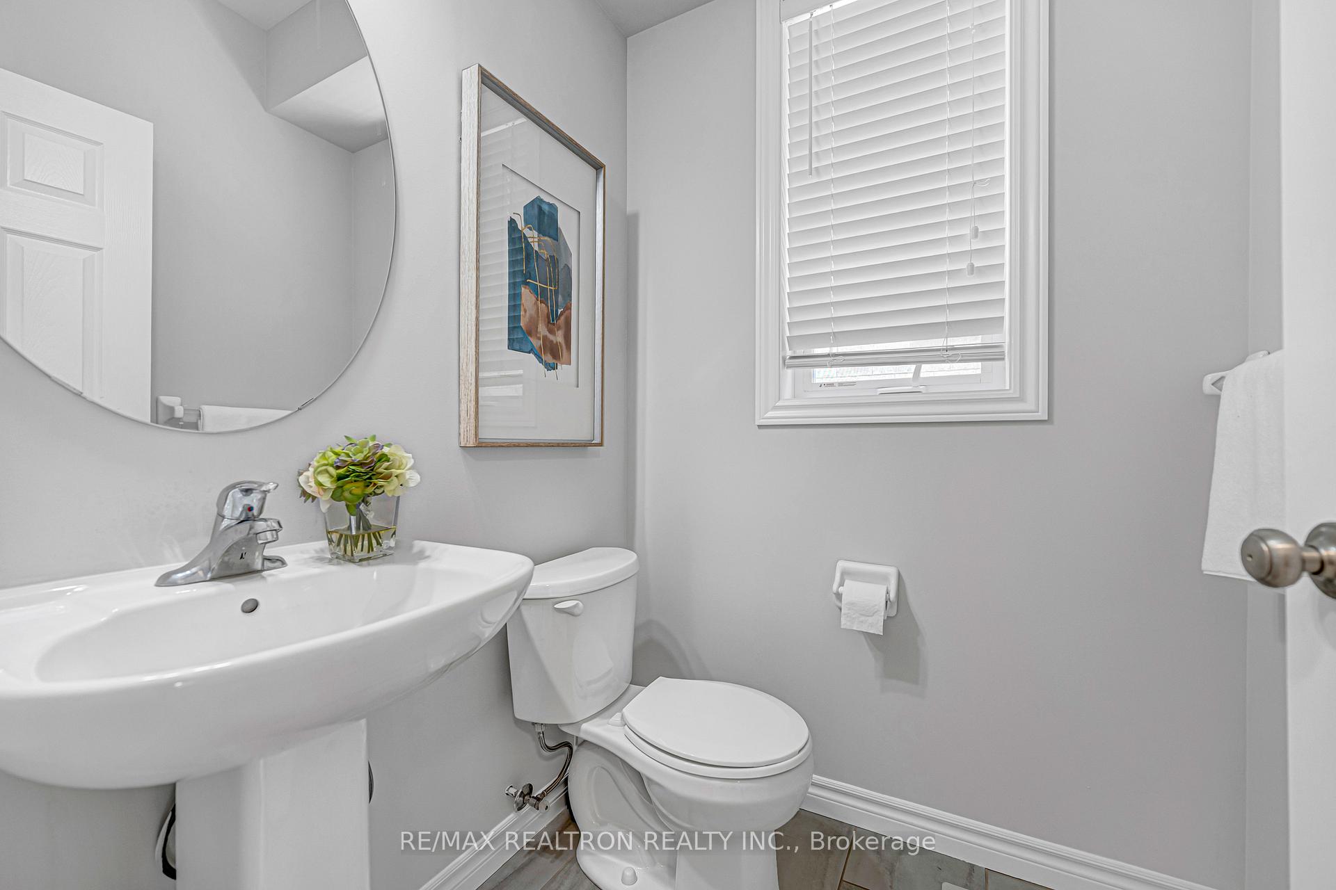 Photo 11 of 439 Avens Street, Waterloo, Columbia Forest/Clair Hills — HOMEH