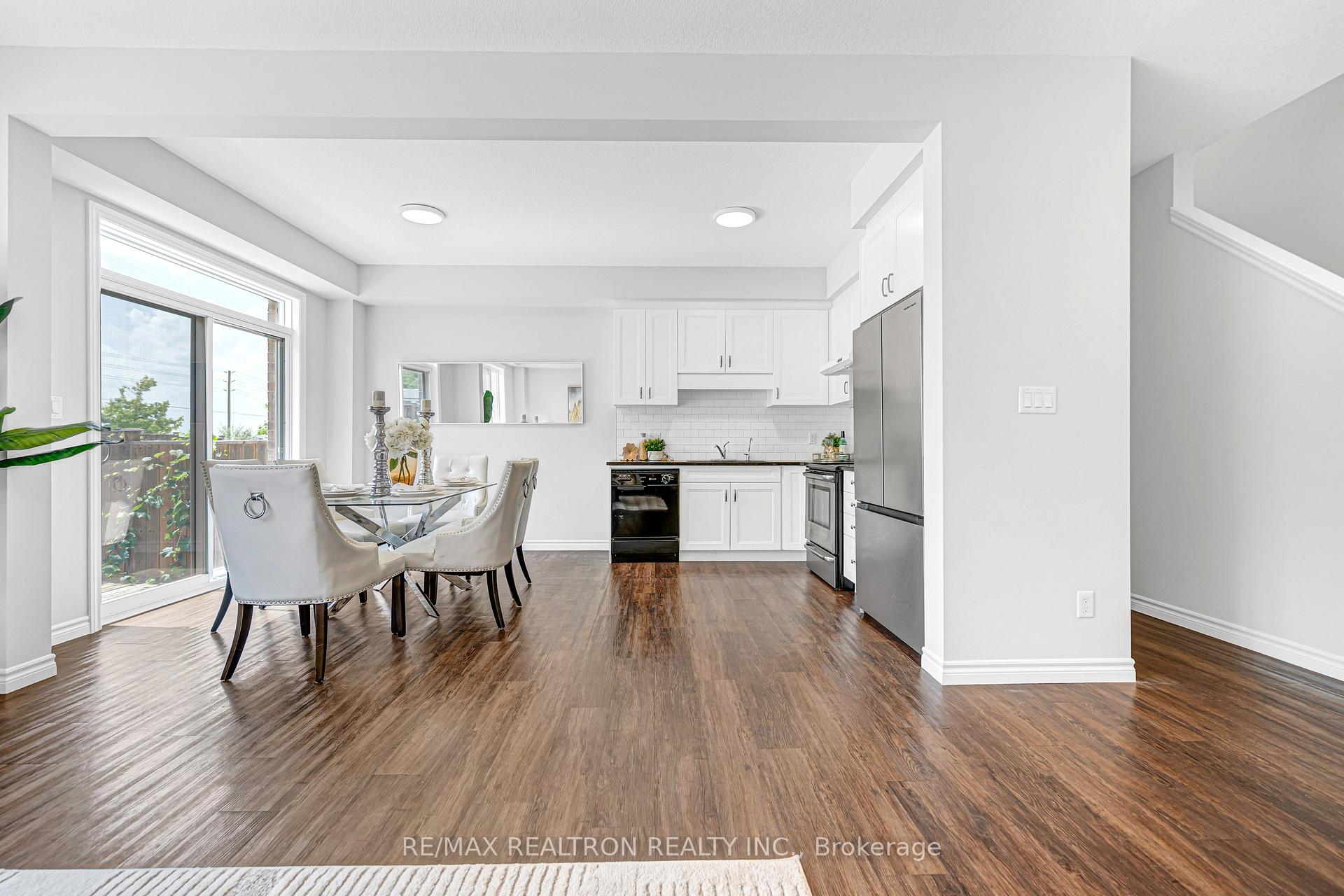 Photo 14 of 439 Avens Street, Waterloo, Columbia Forest/Clair Hills — HOMEH