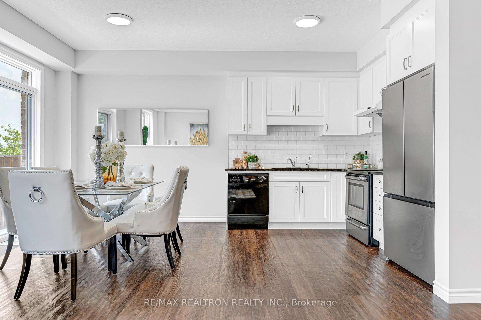 Photo 15 of 439 Avens Street, Waterloo, Columbia Forest/Clair Hills — HOMEH