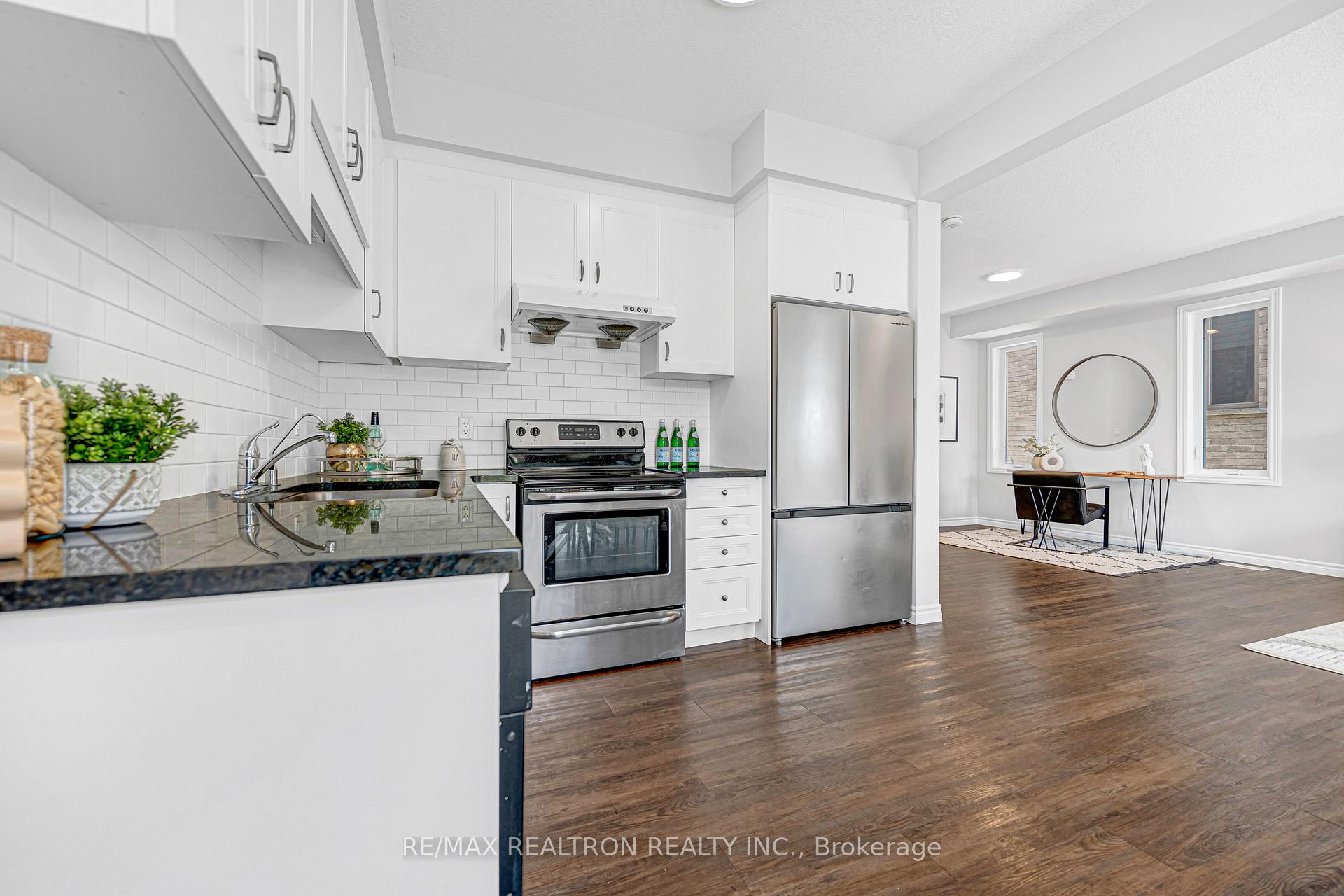 Photo 18 of 439 Avens Street, Waterloo, Columbia Forest/Clair Hills — HOMEH