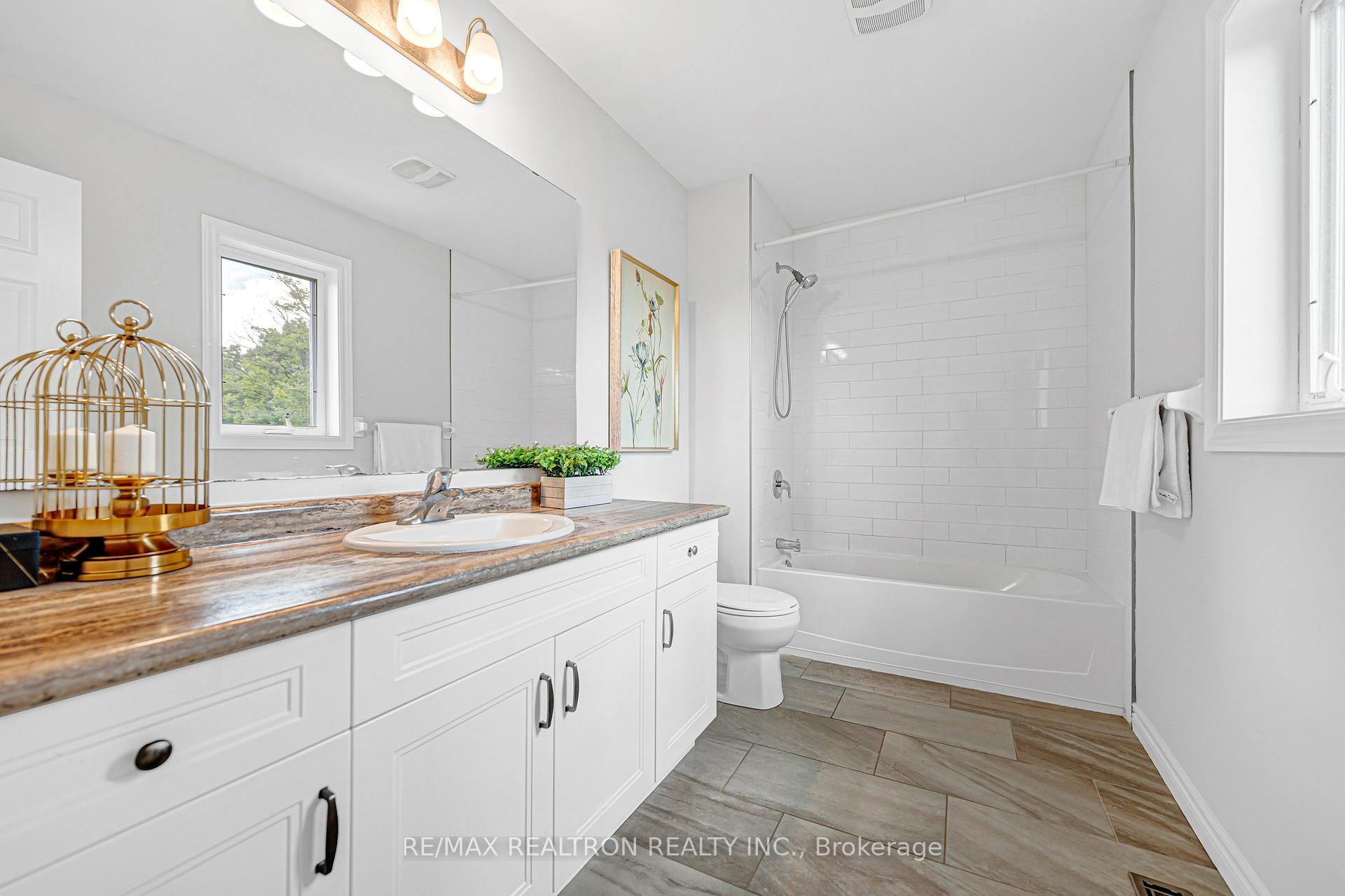 Photo 27 of 439 Avens Street, Waterloo, Columbia Forest/Clair Hills — HOMEH