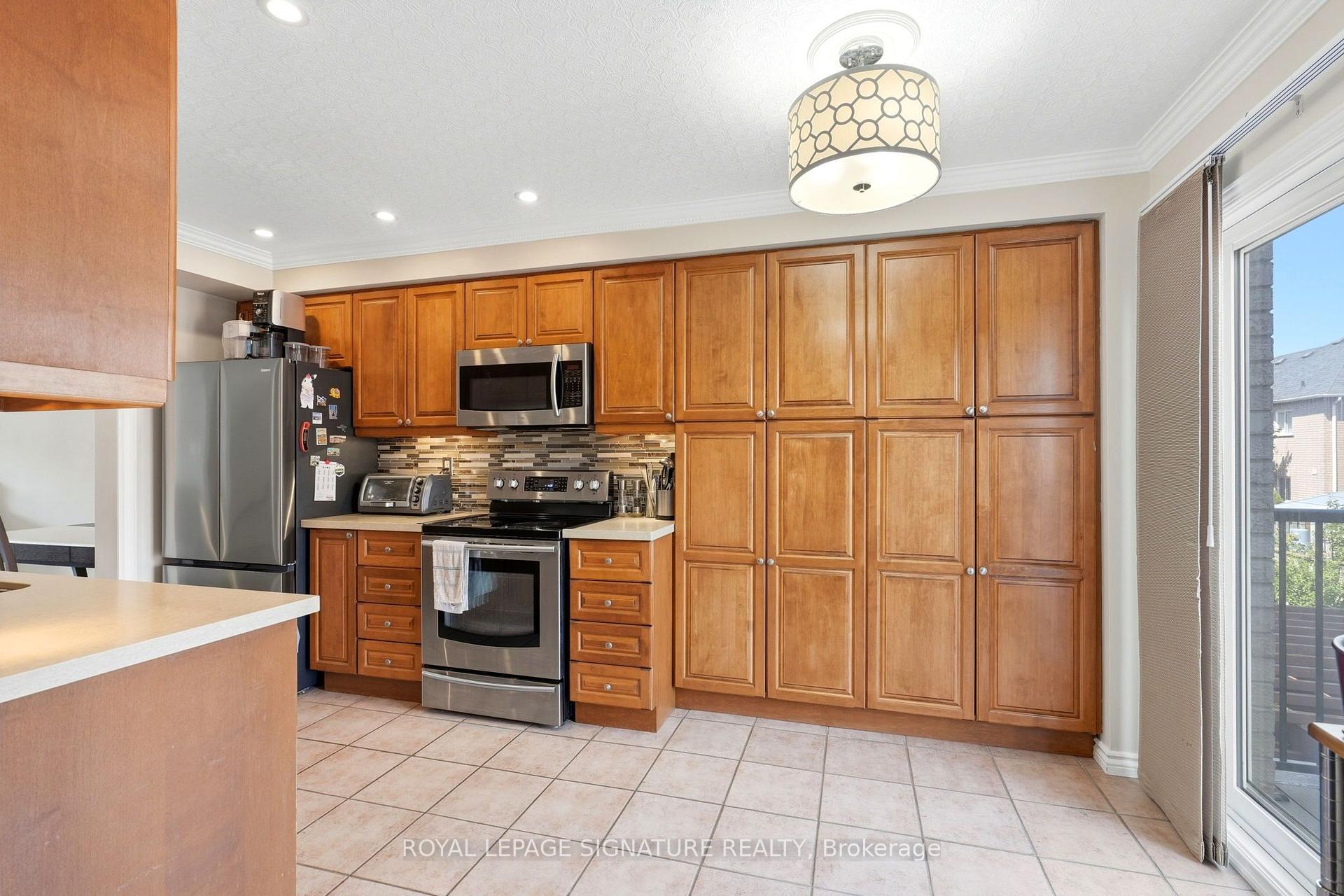 Photo 10 of 36 Moorefield Drive, Scarborough, Rouge — HOMEH