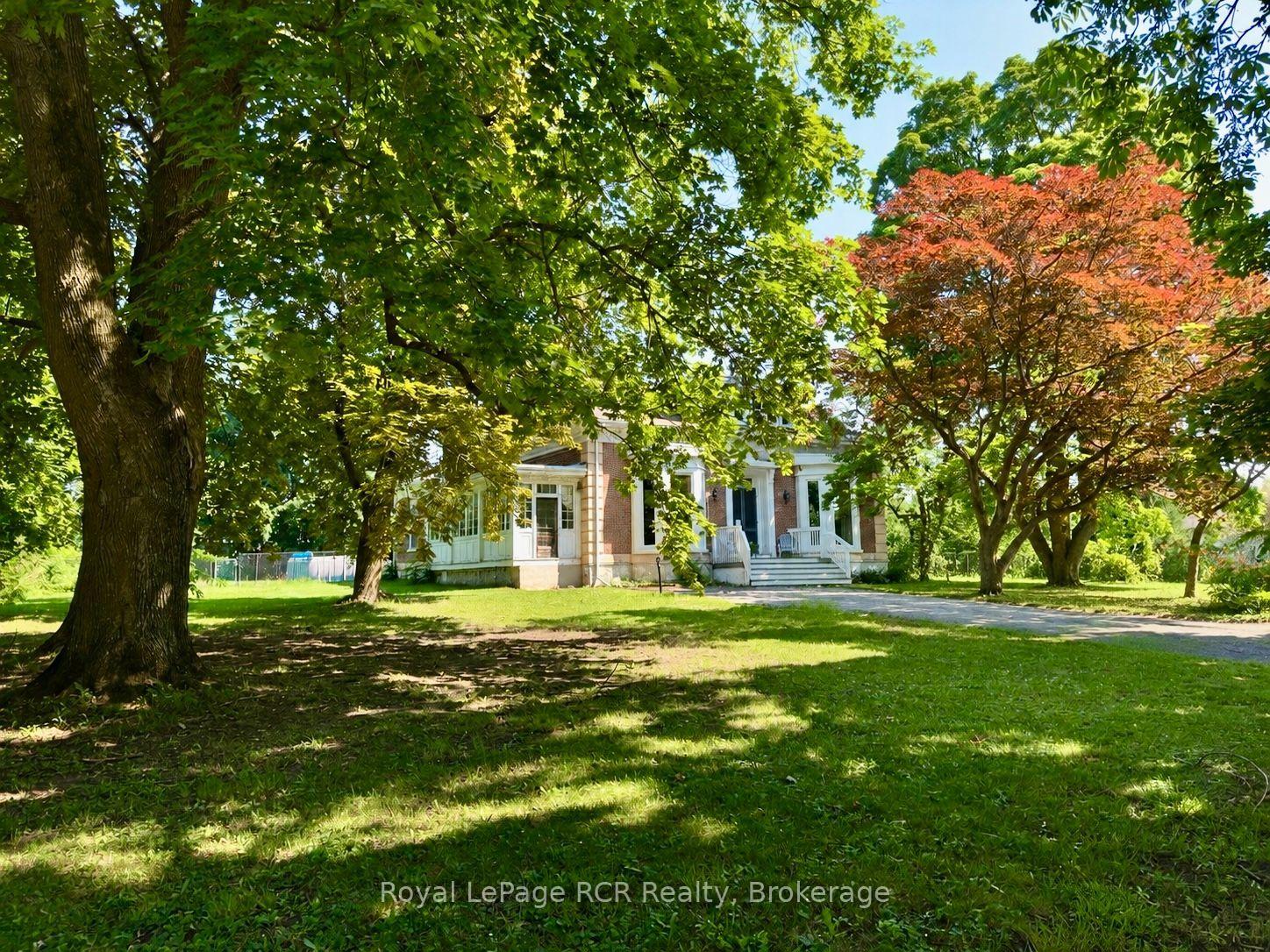 Photo of 388 Durham Road E