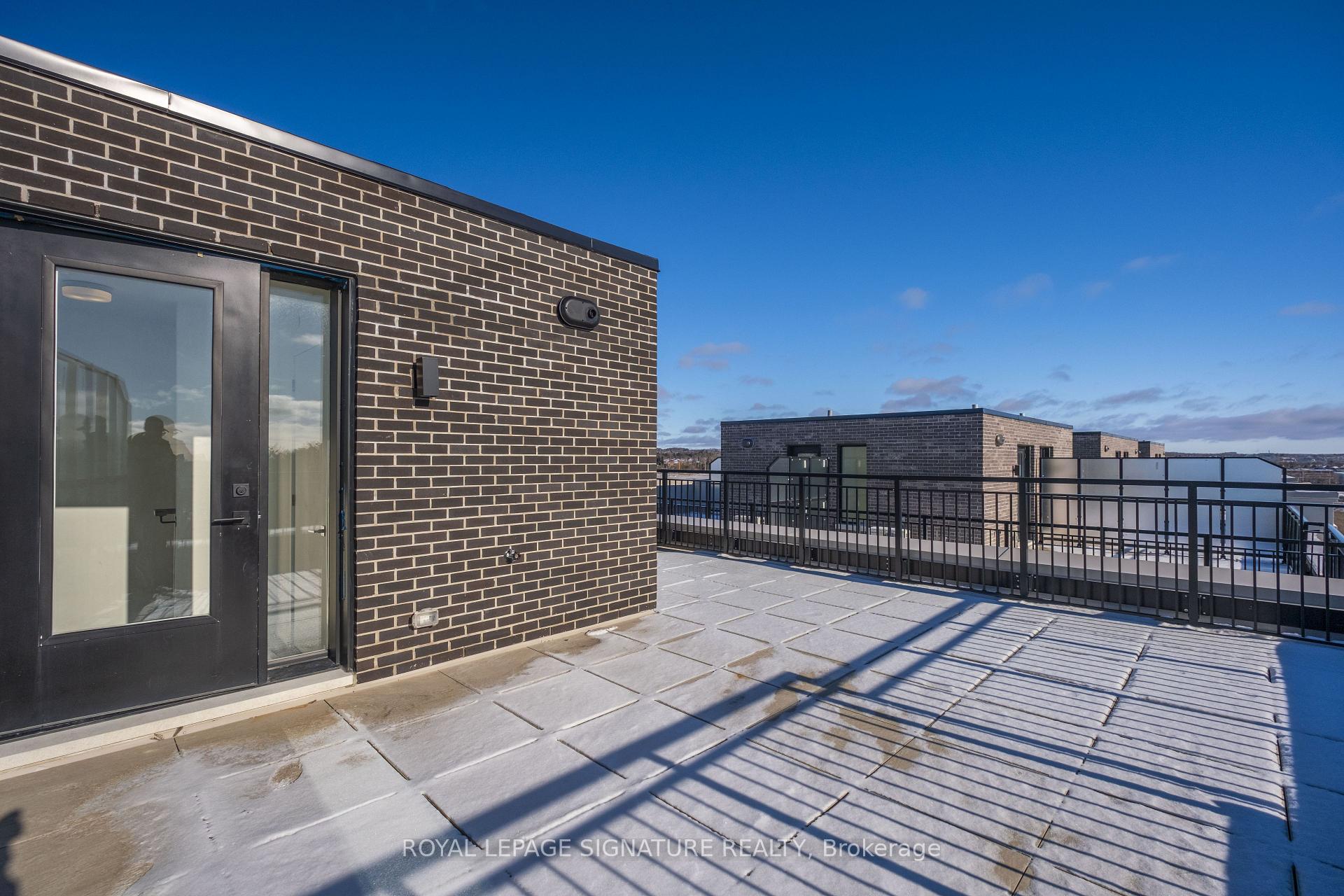 Photo 12 of Unit 310, 9 Walder Lane, Richmond Hill, Rural Richmond Hill — HOMEH