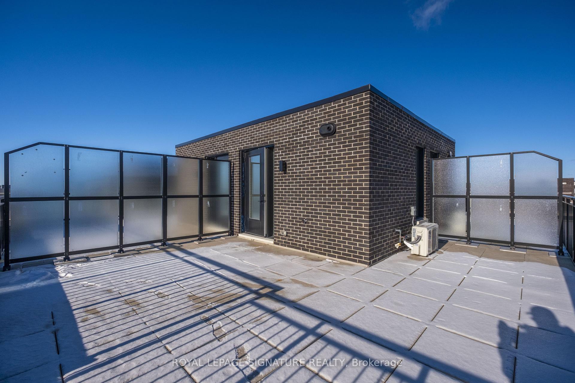 Photo 13 of Unit 310, 9 Walder Lane, Richmond Hill, Rural Richmond Hill — HOMEH