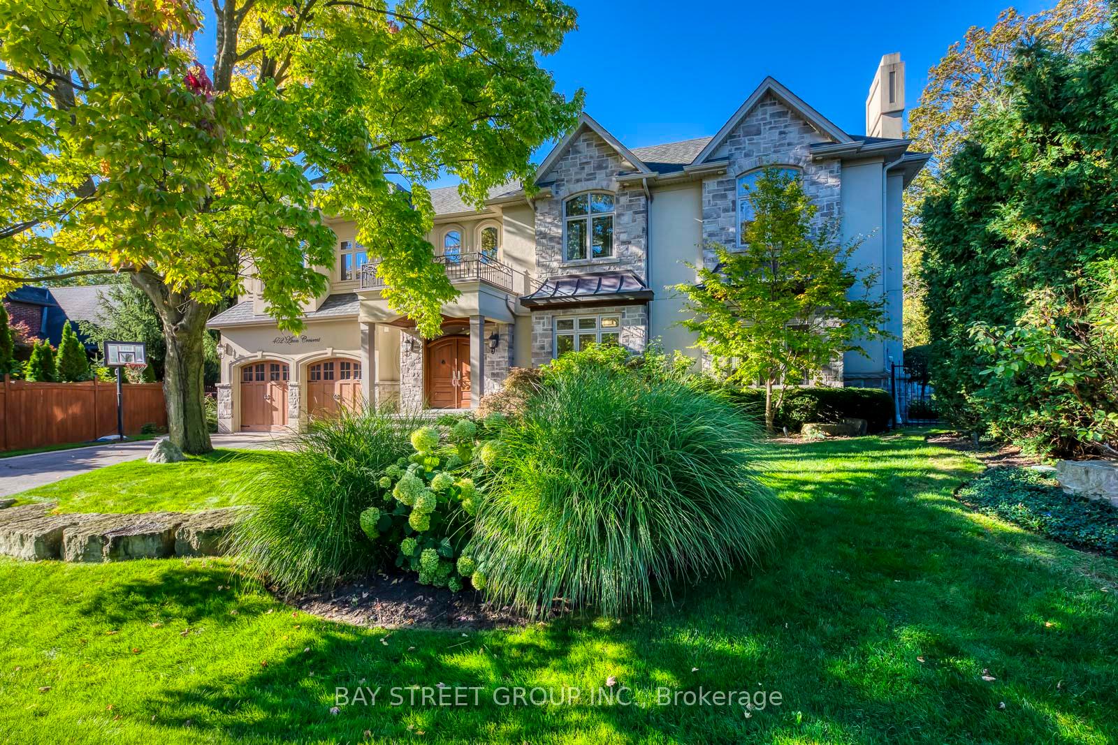 Photo 2 of 452 Avon Crescent, Oakville, Morrison — HOMEH