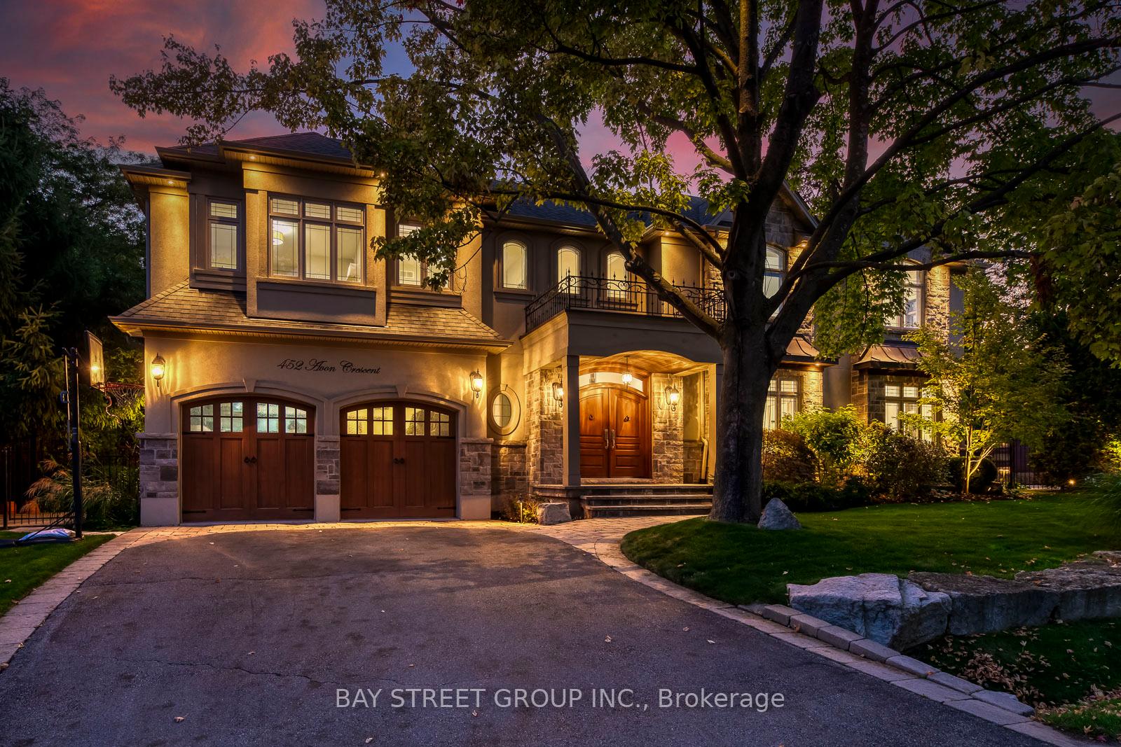 Photo 3 of 452 Avon Crescent, Oakville, Morrison — HOMEH