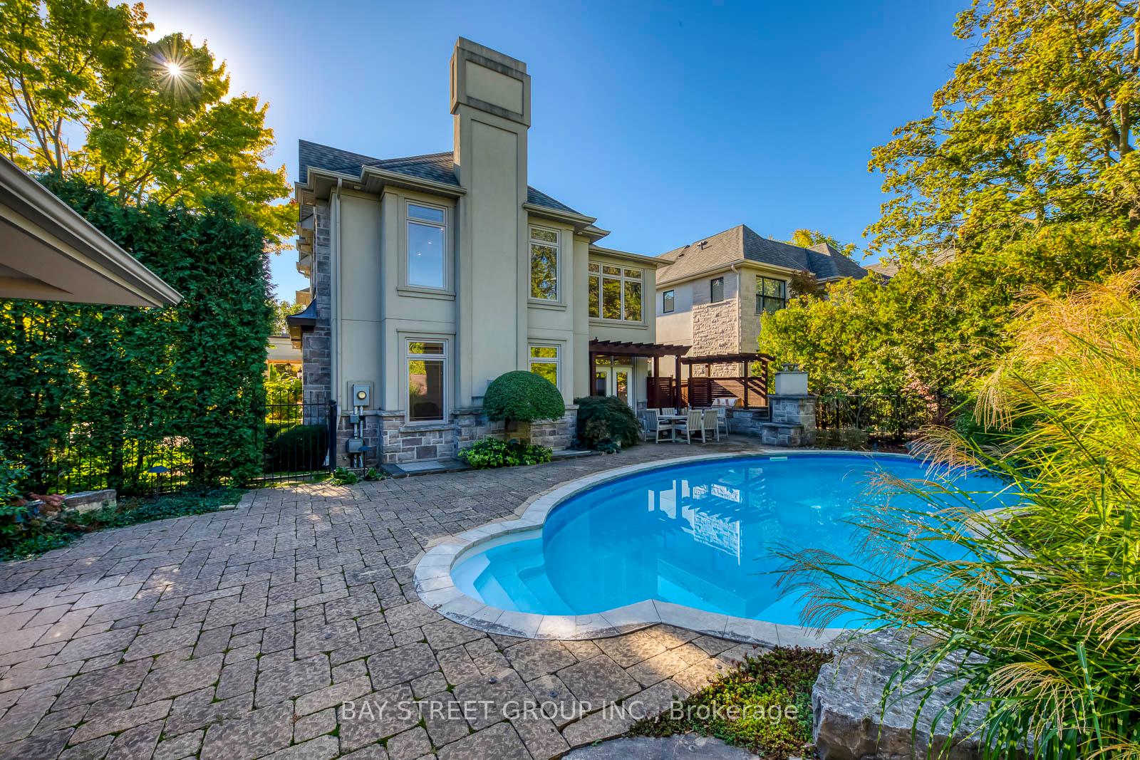 Photo 5 of 452 Avon Crescent, Oakville, Morrison — HOMEH