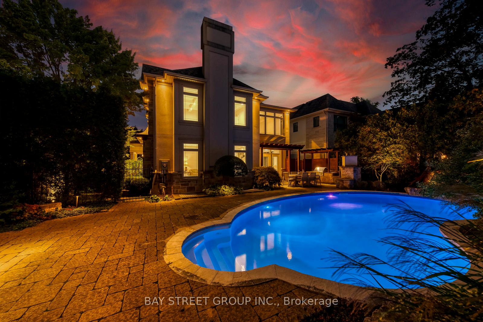 Photo 8 of 452 Avon Crescent, Oakville, Morrison — HOMEH