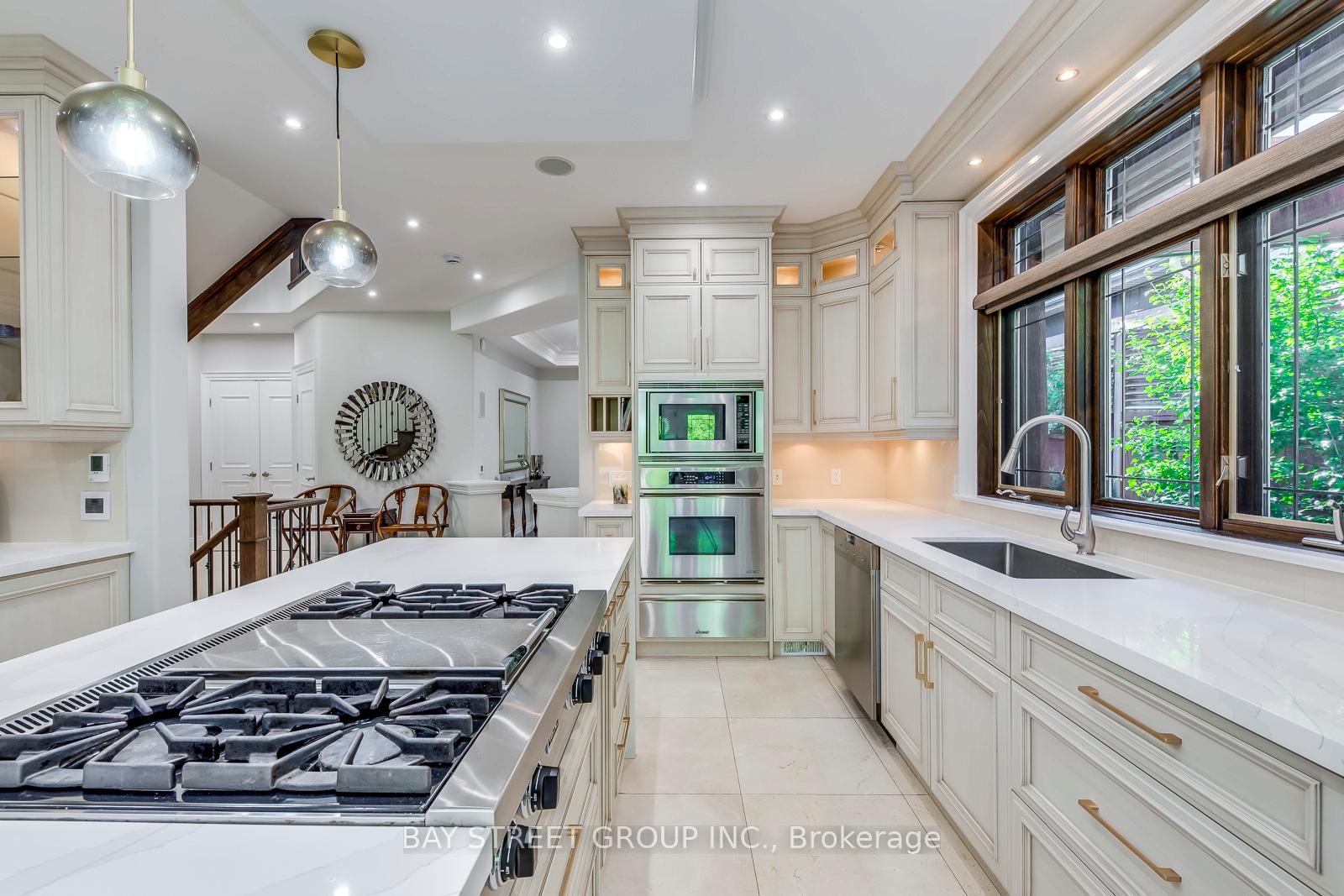 Photo 20 of 452 Avon Crescent, Oakville, Morrison — HOMEH