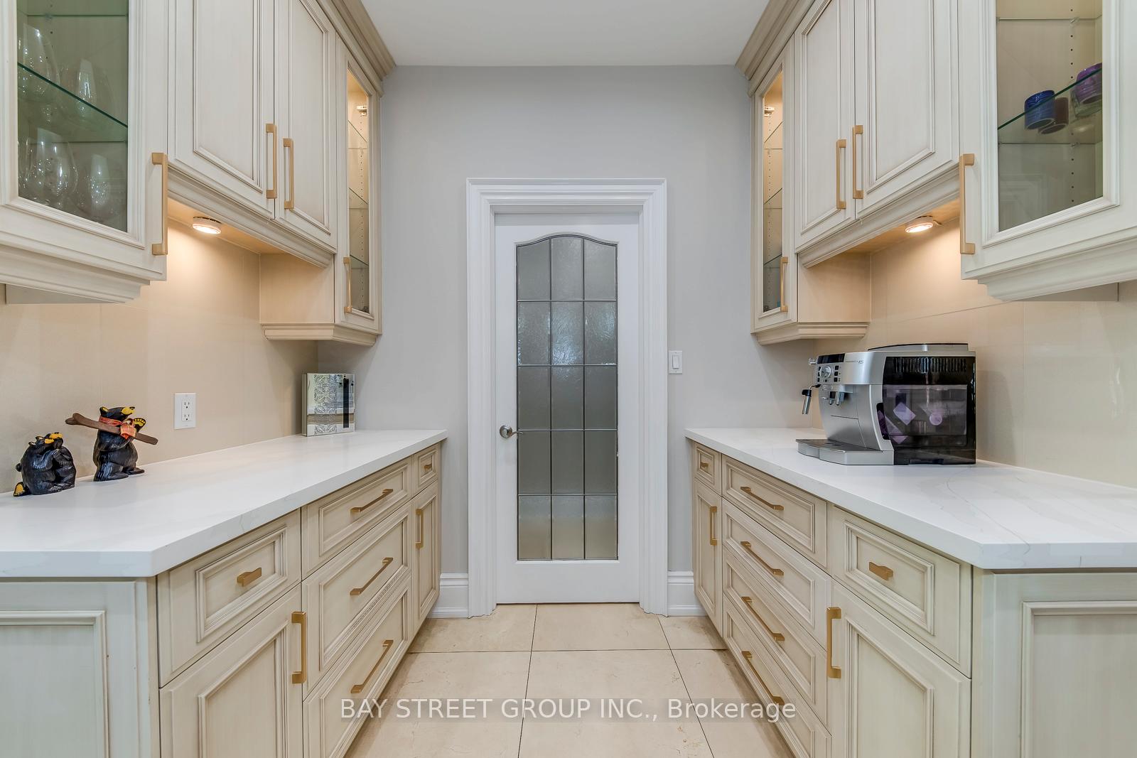 Photo 23 of 452 Avon Crescent, Oakville, Morrison — HOMEH
