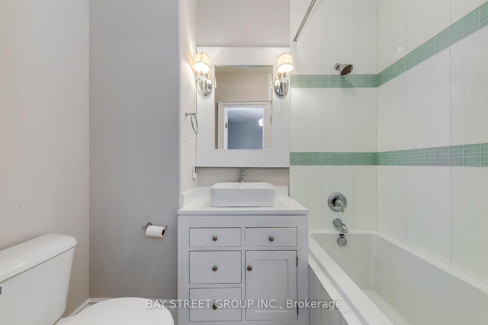 Photo 40 of 452 Avon Crescent, Oakville, Morrison — HOMEH
